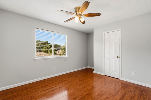 5815 Red River Drive, Dickinson, TX 77539