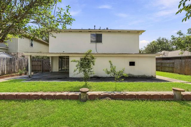 5815 Red River Drive, Dickinson, TX 77539