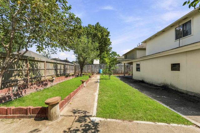 5815 Red River Drive, Dickinson, TX 77539