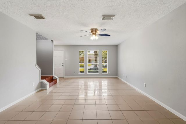5815 Red River Drive, Dickinson, TX 77539
