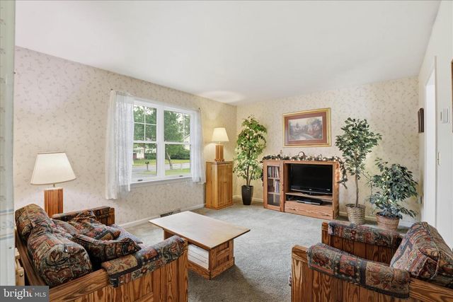 3137 WOODRIDGE DR, Landisville, PA 17538