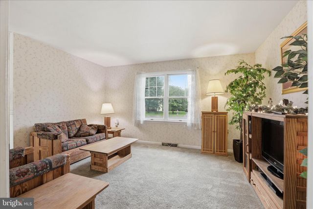 3137 WOODRIDGE DR, Landisville, PA 17538