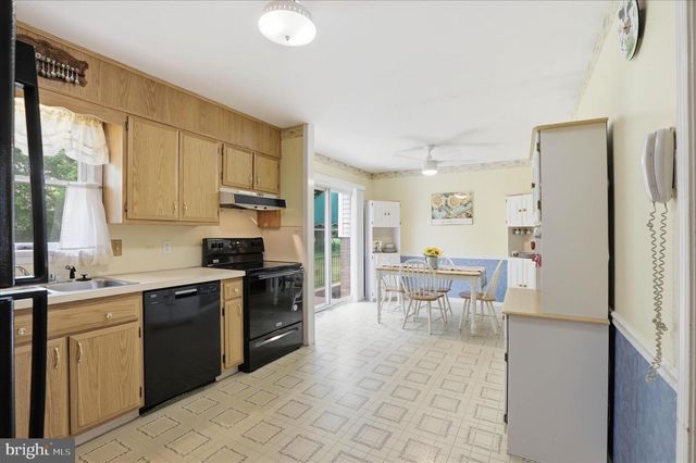 3137 WOODRIDGE DR, Landisville, PA 17538