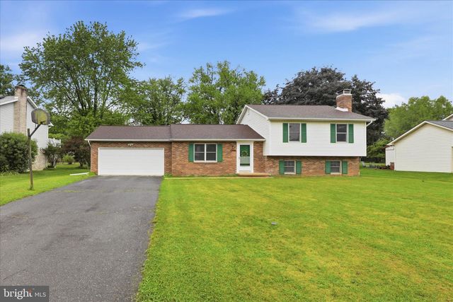 3137 WOODRIDGE DR, Landisville, PA 17538