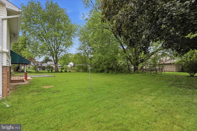 3137 WOODRIDGE DR, Landisville, PA 17538