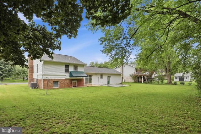 3137 WOODRIDGE DR, Landisville, PA 17538