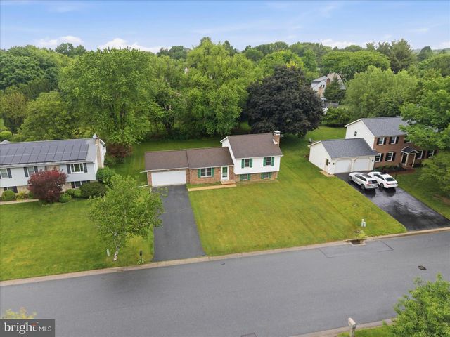 3137 WOODRIDGE DR, Landisville, PA 17538
