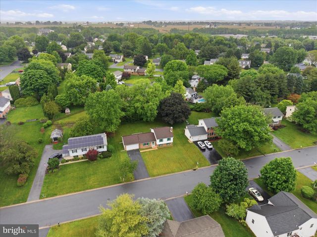 3137 WOODRIDGE DR, Landisville, PA 17538