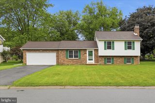 3137 WOODRIDGE DR, Landisville, PA 17538