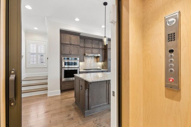 6015 Richwood Circle, Roswell, GA 30076