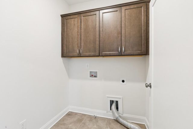 6015 Richwood Circle, Roswell, GA 30076