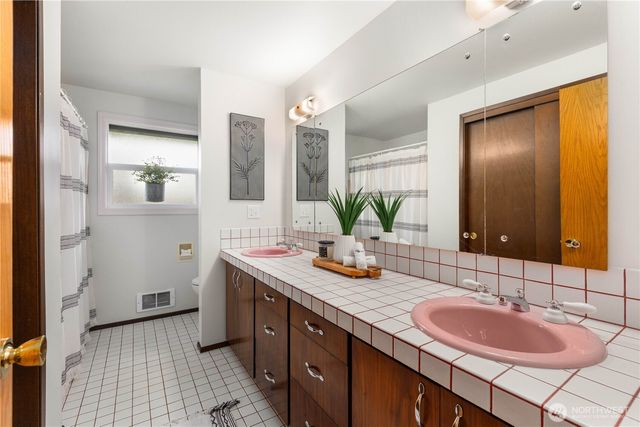 5614 66th Place SE, Snohomish, WA 98290
