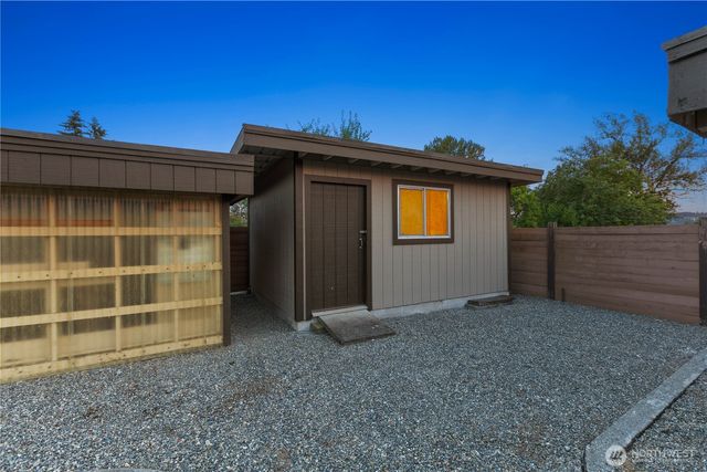 5614 66th Place SE, Snohomish, WA 98290