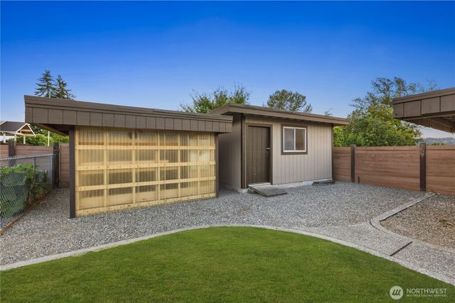 5614 66th Place SE, Snohomish, WA 98290