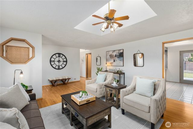 5614 66th Place SE, Snohomish, WA 98290