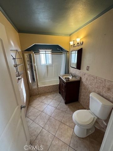 15905 S Menlo, Gardena, CA 90247