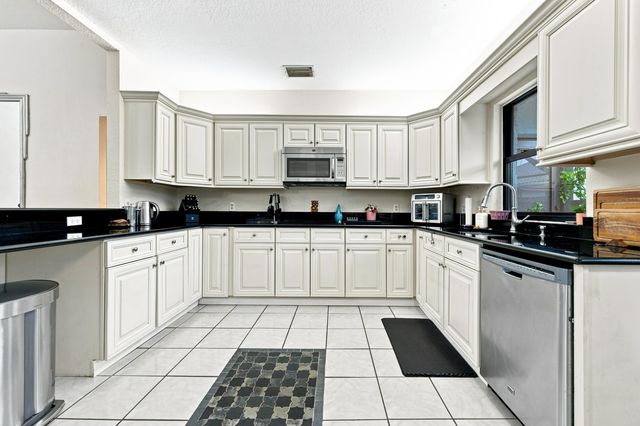 12871 La Rochelle Circle, Palm Beach Gardens, FL 33410