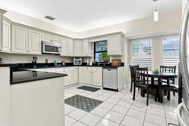 12871 La Rochelle Circle, Palm Beach Gardens, FL 33410