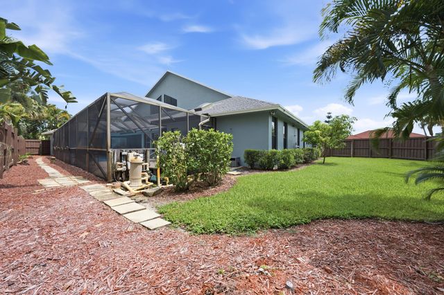 12871 La Rochelle Circle, Palm Beach Gardens, FL 33410