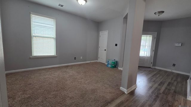 583 Fall River Dr, Baton Rouge, LA 70815