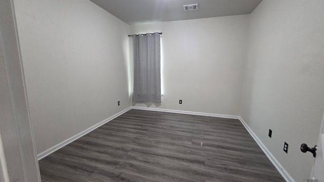 583 Fall River Dr, Baton Rouge, LA 70815