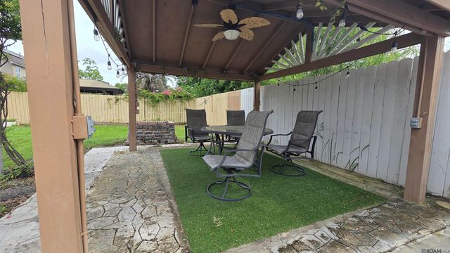 583 Fall River Dr, Baton Rouge, LA 70815