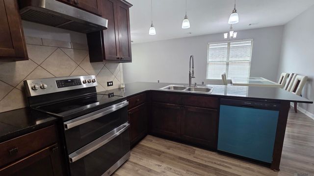 583 Fall River Dr, Baton Rouge, LA 70815