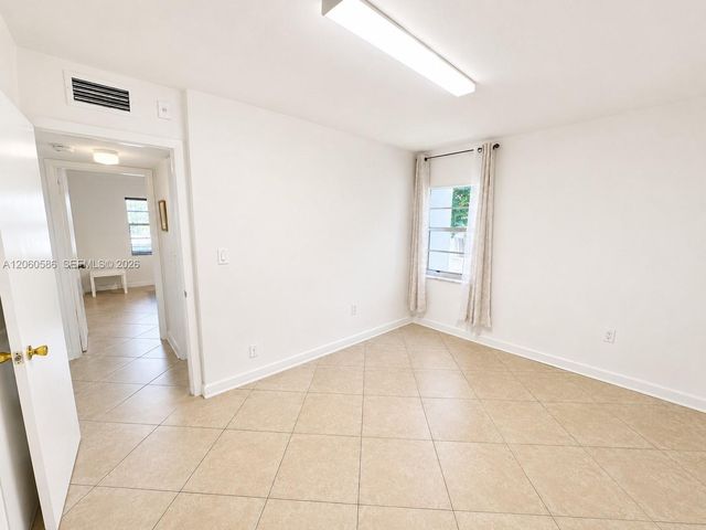 9651 SW 77th Avenue 206E, Miami, FL 33156