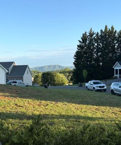 2029 Heys LN, Vinton, VA 24179