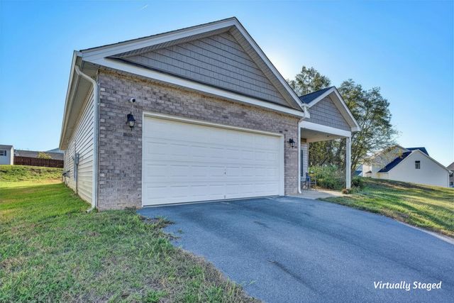 2029 Heys LN, Vinton, VA 24179
