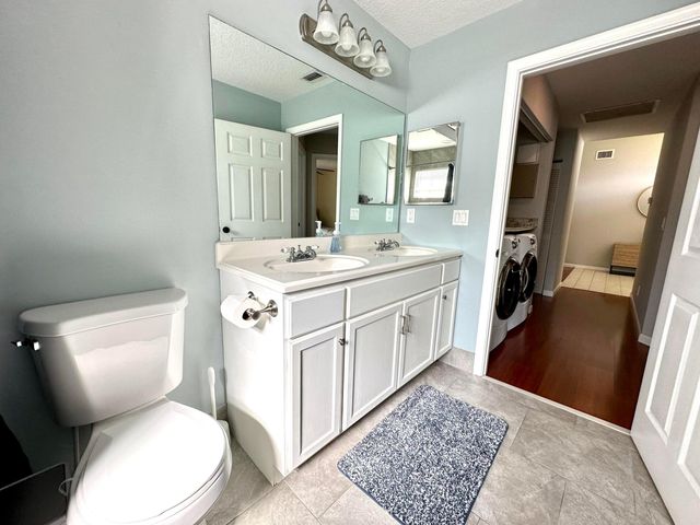 1000 Lake Breeze Drive, Wellington, FL 33414