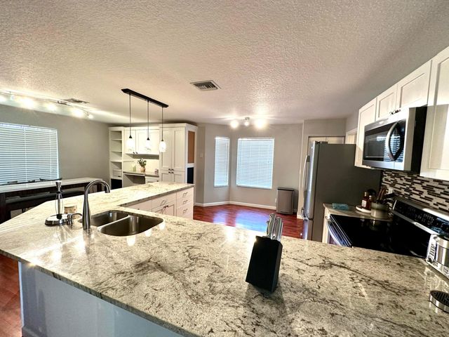 1000 Lake Breeze Drive, Wellington, FL 33414