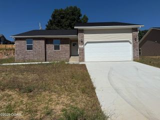 1202 Justin's Trail Road, Neosho, MO 64850