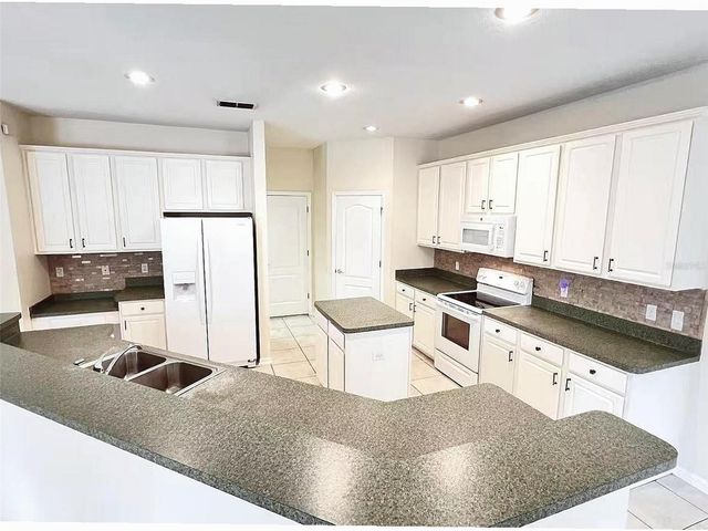 7823 FERNLEAF DRIVE, Orlando, FL 32836