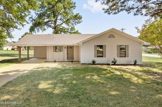 10373 Lafayette Drive, Olive Branch, MS 38654