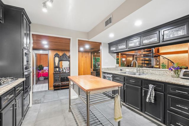29 Winged Foot Drive, Conroe, TX 77304