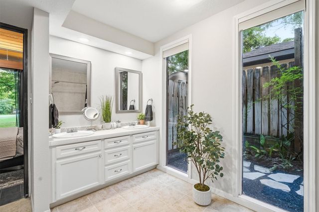 29 Winged Foot Drive, Conroe, TX 77304