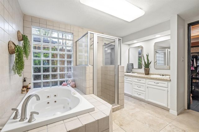 29 Winged Foot Drive, Conroe, TX 77304