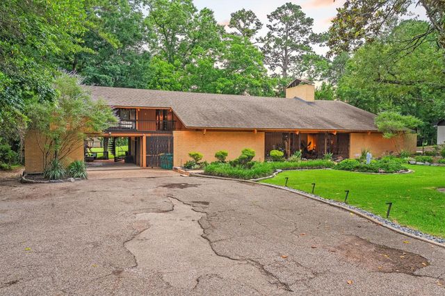 29 Winged Foot Drive, Conroe, TX 77304