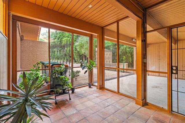 29 Winged Foot Drive, Conroe, TX 77304