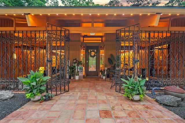 29 Winged Foot Drive, Conroe, TX 77304