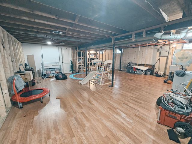 32330 Grandview Avenue, Westland, MI 48186