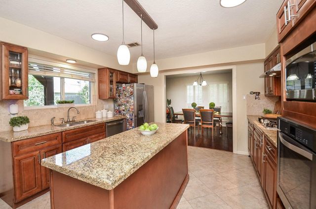 12506 Ella Lee Lane, Houston, TX 77077