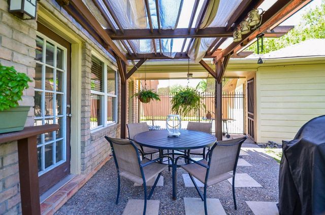 12506 Ella Lee Lane, Houston, TX 77077