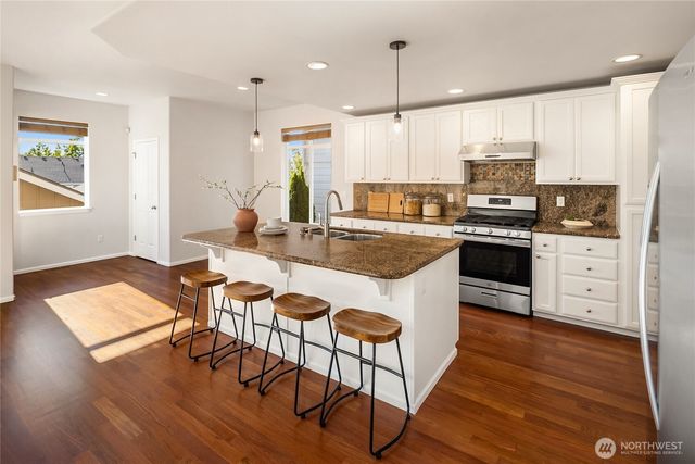 2441 31st Avenue NE, Issaquah, WA 98029