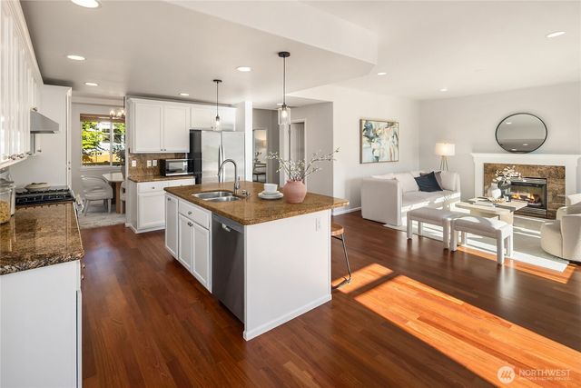 2441 31st Avenue NE, Issaquah, WA 98029