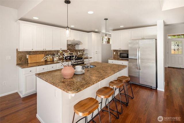 2441 31st Avenue NE, Issaquah, WA 98029