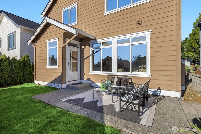 2441 31st Avenue NE, Issaquah, WA 98029
