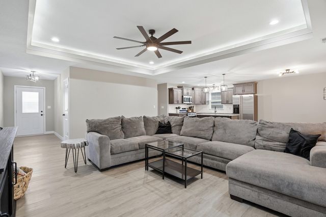 622 PROMENADE DR, Columbia, MO 65202
