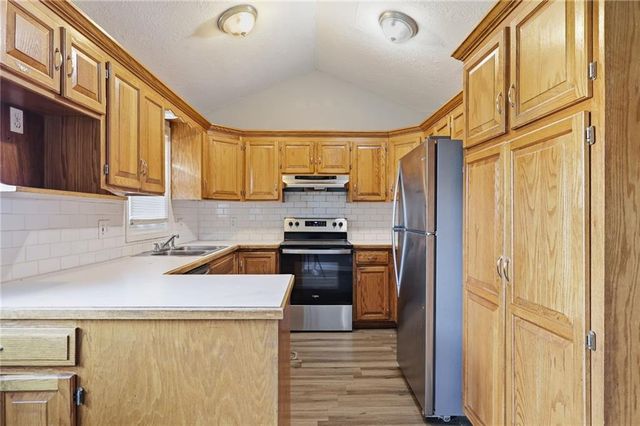 13211 Winchester Avenue, Grandview, MO 64030